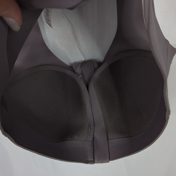 Lululemon Enlite Front Zip High Impact Supprt Criss Cross Sports Bra - Picture 6 of 6